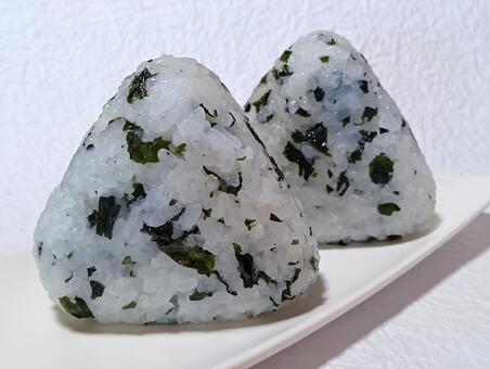 わかめおにぎり わかめ,おにぎり,和食の写真素材