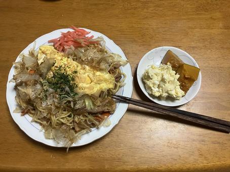 ソース焼きそば やきそば,おうちごはん,自炊の写真素材
