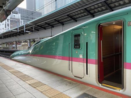 東京駅2025:東北新幹線の先頭車両 東京駅2025:東北新幹線の先頭車両 東京,駅,東北の写真素材