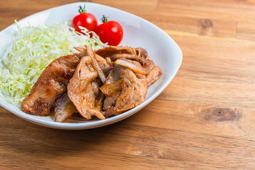 生姜焼きと千切りキャベツの盛り付け 生姜焼きと千切りキャベツの盛り付け 生姜焼き,豚肉,炒め物の写真素材