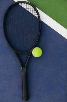 テニスラケットとテニスボール　俯瞰 テニスボール,テニス,ラケットの写真素材