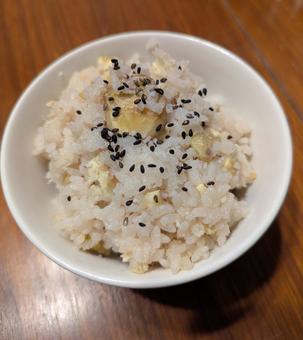 栗ご飯 栗ご飯 食事,栗,栗ご飯の写真素材