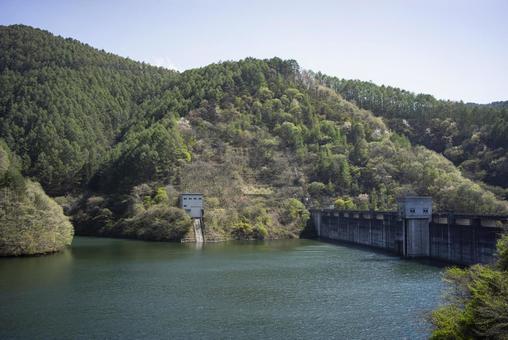 春の長野県上伊那郡箕輪町にあるもみじ湖 もみじ湖,長野,箕輪町の写真素材