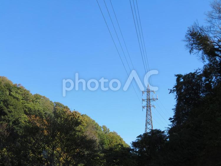 鉄塔のある風景 青空,鉄塔,電線の写真素材