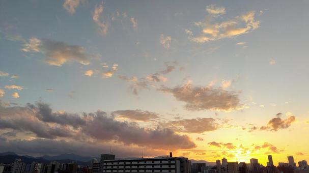 The sunset colors the city of Sapporo, JPG The sunset colors the city of Sapporo, JPG