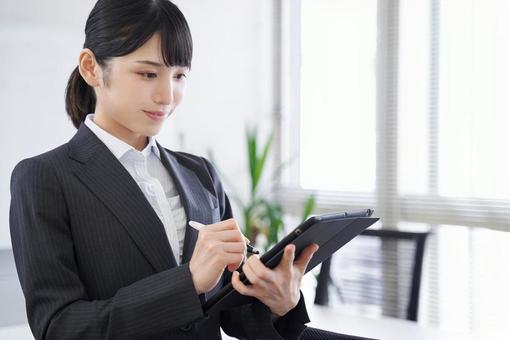 日本女商人聽力, JPG 日本女商人聽力, श्रवण, महिला, एक बिज़नेसवुममन, JPG