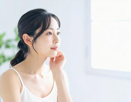美容・スキンケア 女性 横顔 11 美容・スキンケア 女性 横顔 11の写真