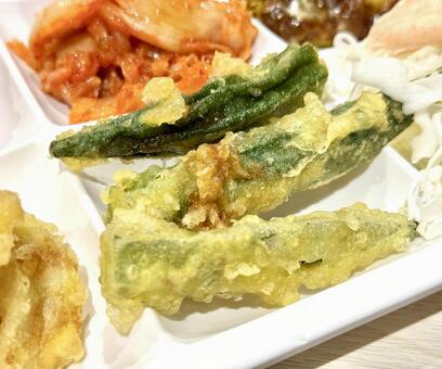 バイキング　オクラの天ぷら 天ぷら,オクラ,野菜の写真素材