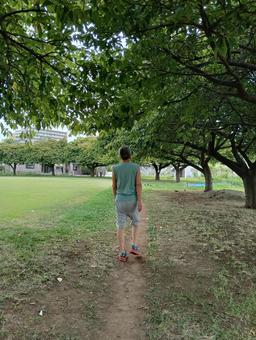 健康 な体づくり 健康 な体づくり 中年男性,ジョギング,後ろ姿の写真素材