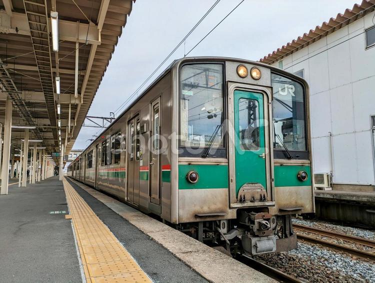 JR東北本線、701系車両 鉄道,交通,電車の写真素材