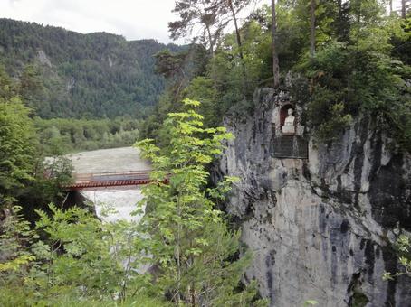 ドイツ フュッセン 崖と川 ドイツ フュッセン 崖と川 ドイツ,バイエルン州,フュッセンの写真素材