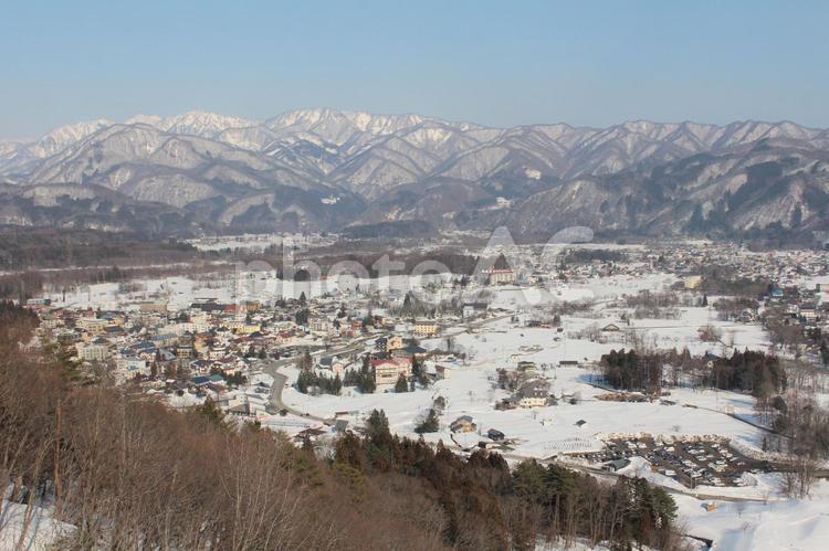 冬の白馬の街並み 白馬,積雪,雪の写真素材
