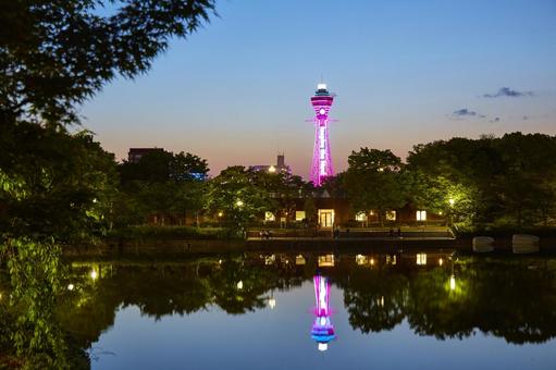 通天閣　夕景 通天閣,天王寺公園,点灯の写真素材
