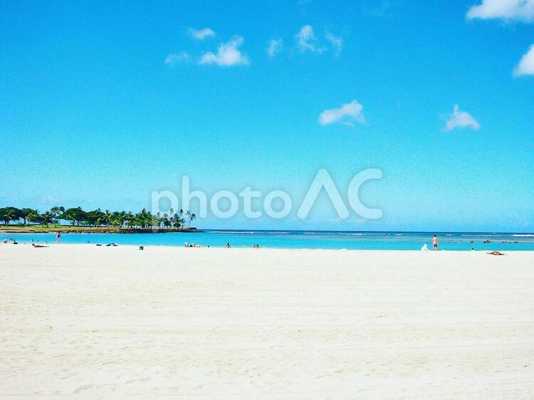 白い砂浜と青い海 ハワイ,海,ビーチの写真素材