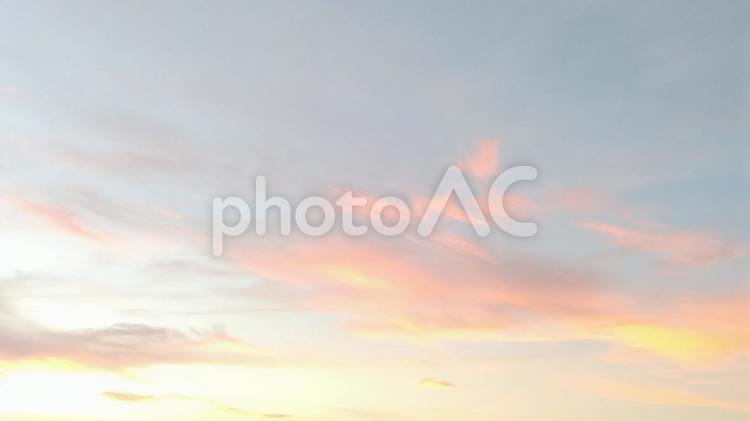 夕暮れ雲3 夕暮れ,夕焼け,空の写真素材