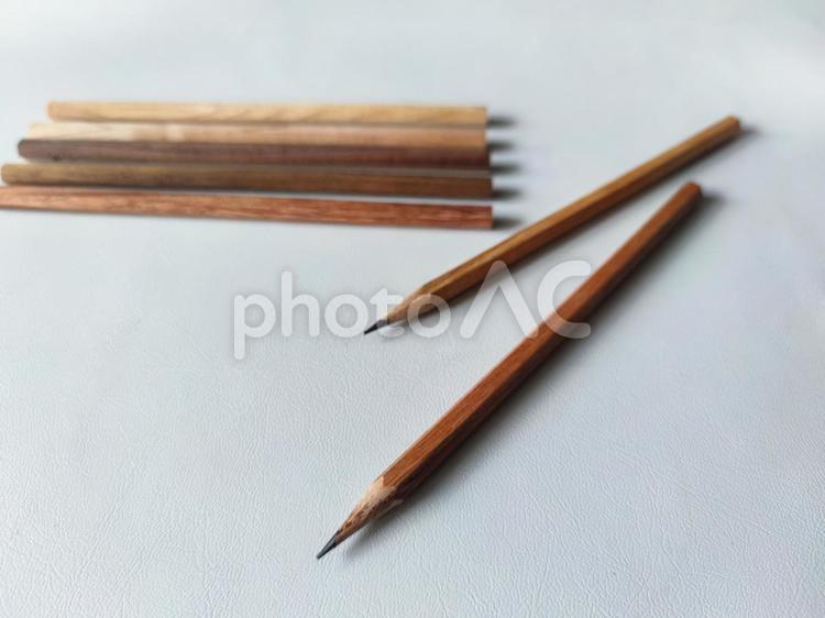 木製のお洒落で素朴なえんぴつ 鉛筆,文具,素朴の写真素材