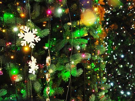 クリスマスのイルミネーション飾り クリスマス,イルミネーション,ライトアップの写真素材