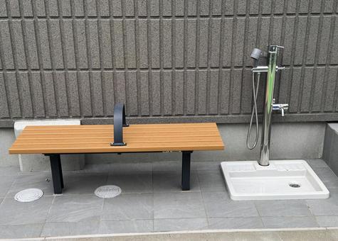 Dog foot washing area and bench, JPG Dog foot washing area and bench, JPG