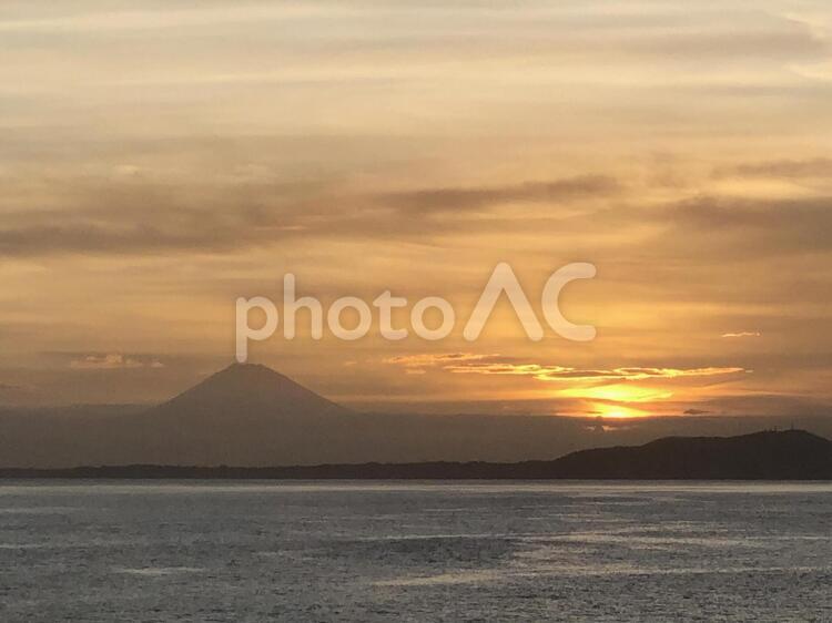 夕暮れの富士山 日暮れ,暁,水域の写真素材