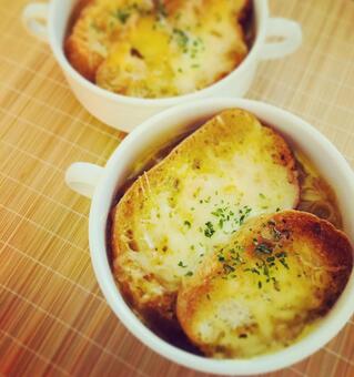 Onion Gratin Soup, food, homemade, there are not many people, JPG