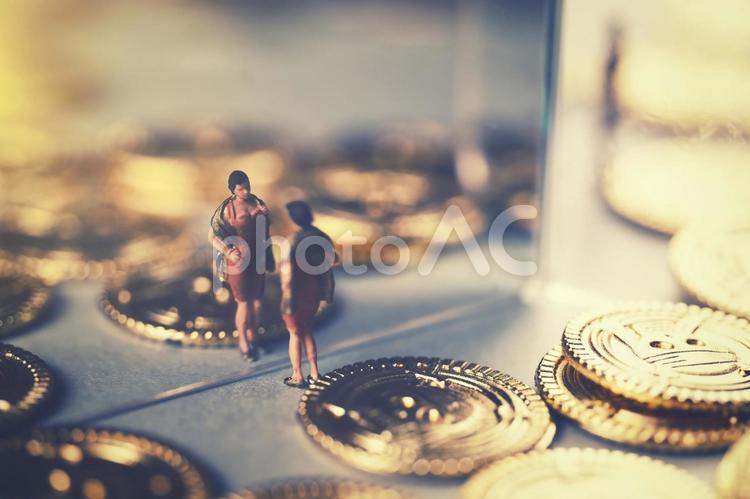 鏡に映るミニチュアの女性 女性,ミニチュア,ビジネスの写真素材