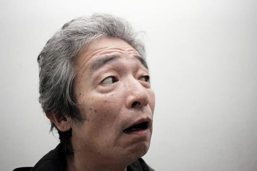 悩むシニア男性 シニア男性,シニア,老人の写真素材