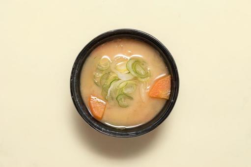 野菜の味噌汁 野菜の味噌汁の写真