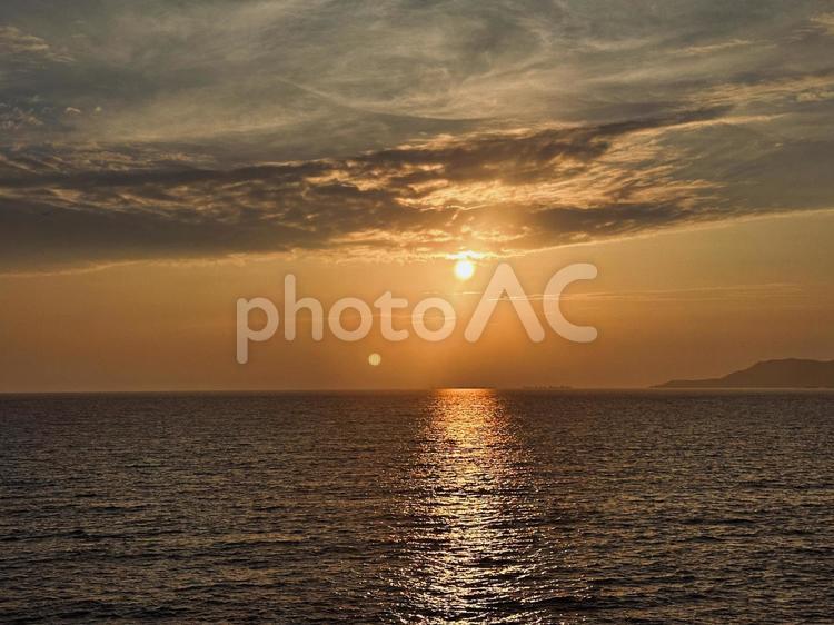 名護湾の夕焼け6 海,サンセット,夕焼けの写真素材