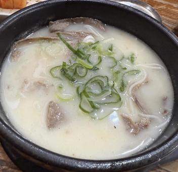 韓国料理　ソルロンタンの写真