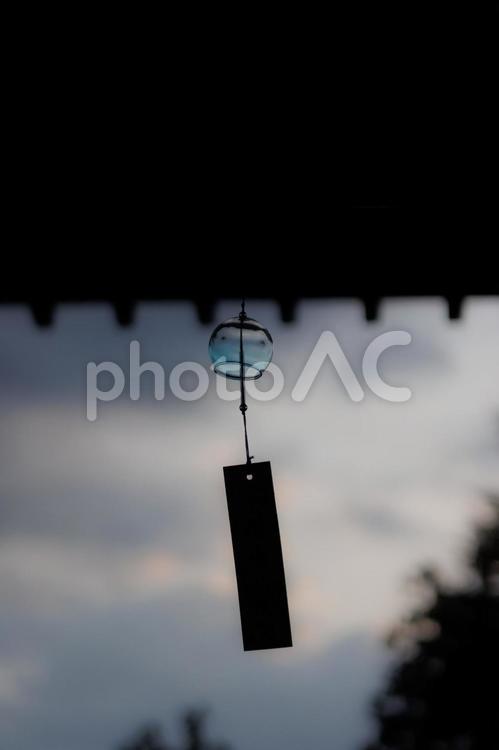 夕暮れの風鈴 風鈴,夕方,夕暮れの写真素材