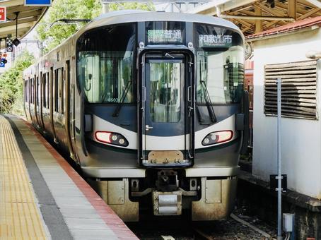 和歌山駅に停車するJR紀勢本線2 紀勢本線,紀勢線,和歌山駅の写真素材