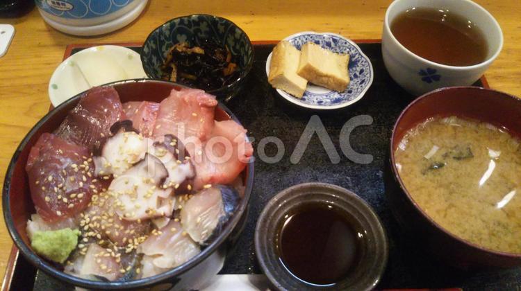 ごま海鮮丼定食 食べ物,グルメ,食物の写真素材