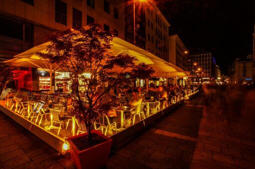 ウィーン夜のカフェ 夜景,カフェ,レストランの写真素材