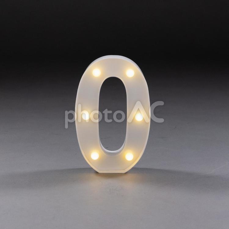 光る立体数字ライト「0」 数字,ナンバー,立体文字の写真素材