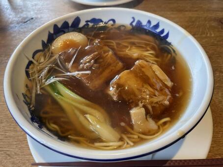 ラーメン ラーメン,醤油ラーメン,煮玉子の写真素材