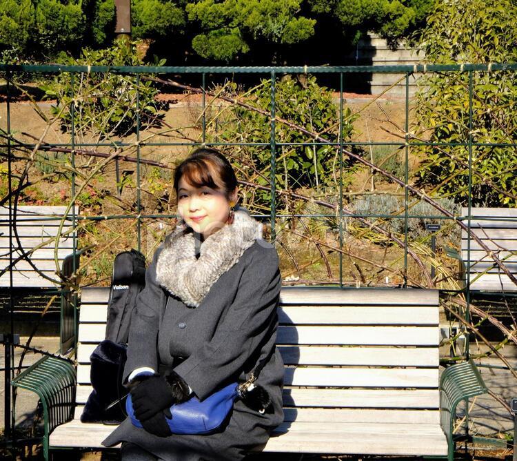 微笑むファーの女性 女性,ファー,微笑むの写真素材