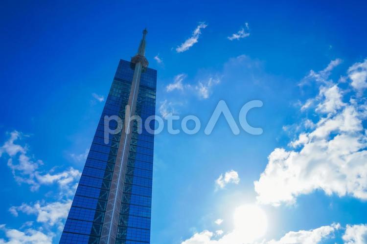 青空と福岡タワー 福岡タワー,青空,雲の写真素材