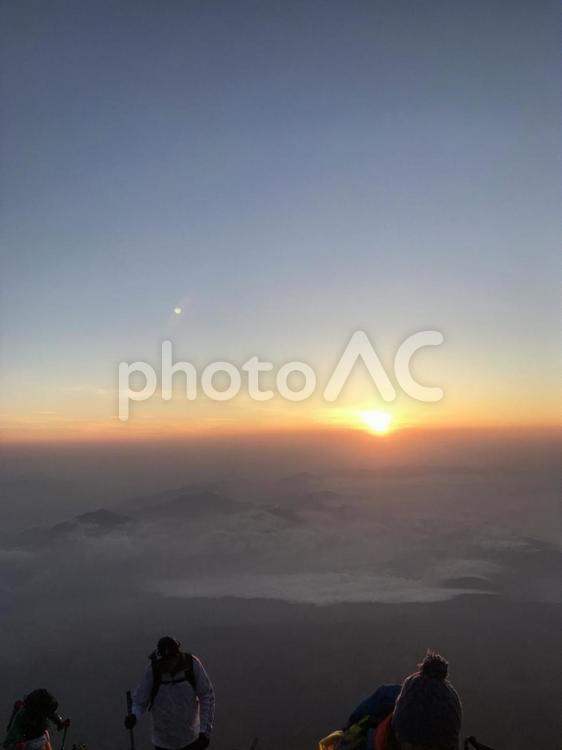 富士登山日暮れ 富士山,登山,山登りの写真素材