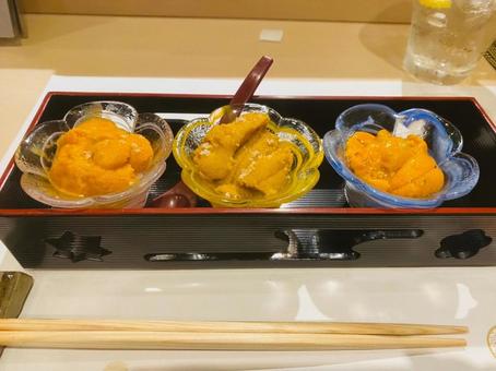 絶品!産地別ウニの食べ比べ 絶品!産地別ウニの食べ比べ ウニ,雲丹,食べ比べの写真素材