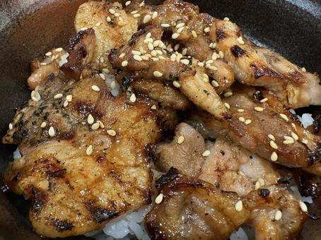 豚肉の肉丼 豚肉の肉丼 丼,どんぶり,肉丼の写真素材