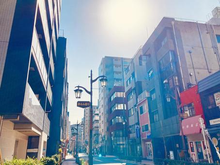 八丁堀の鈴らん通りの街並み 八丁堀の鈴らん通りの街並みの写真