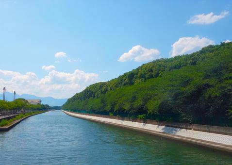 夏の空、川、森② 夏の空、川、森② 川,森,木々の写真素材