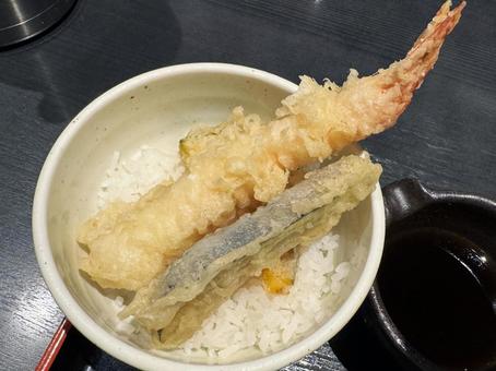 天丼 天丼 ミニ天丼,天丼,天ぷらの写真素材