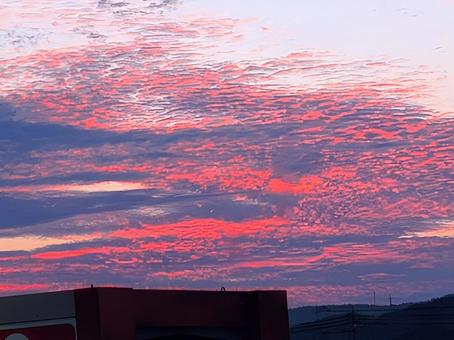 茜色の雲 茜色の雲 夕暮れ,茜色,雲の写真素材