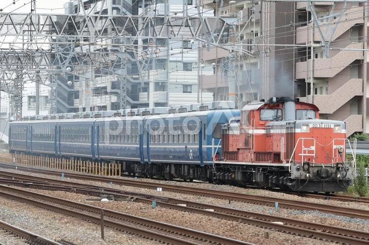 国鉄型ディーゼル機関車列車がゆく 鉄道,電車,汽車の写真素材