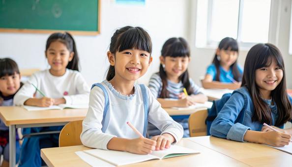教育 英会話教室でレッスンを受ける子供 教育 英会話教室でレッスンを受ける子供の写真