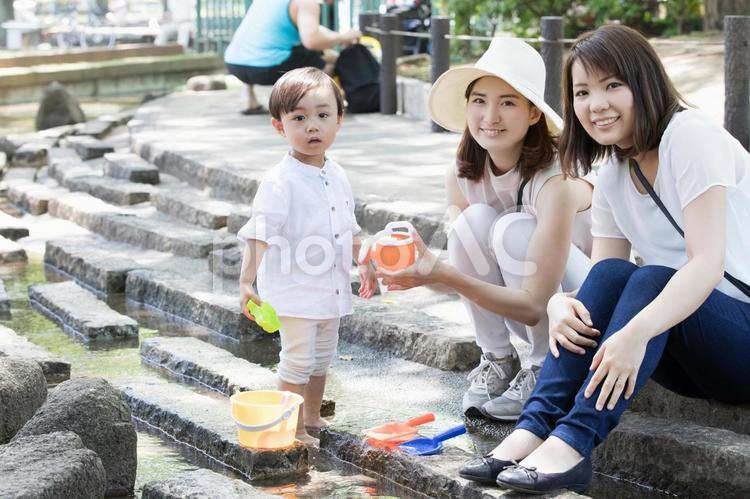ママ友　母親　育児 ママ友,公園,女性の写真素材