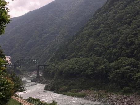 山と川 山と川の写真