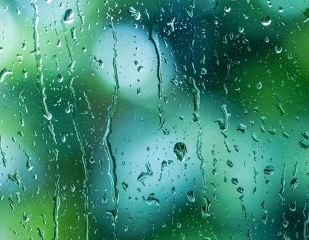 ガラスの雨だれ ガラスの雨だれの写真