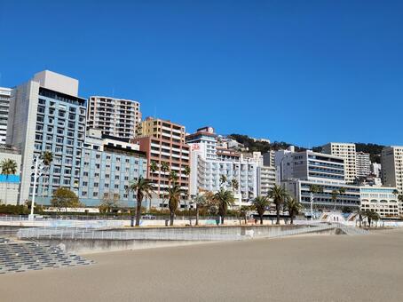熱海の景色 熱海,建物,砂浜の写真素材